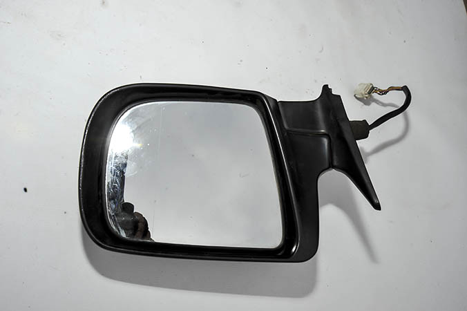 X3 ÇIKMA PARÇA DIŞ KAPI AYNASII.JPG